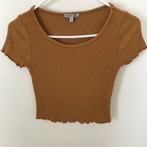 SOFT CROPPED RIBBED TOP NEVER WORN